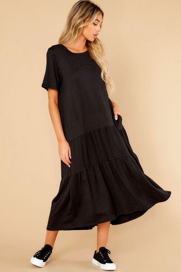 robe longue boheme noire decontracte vue en marche